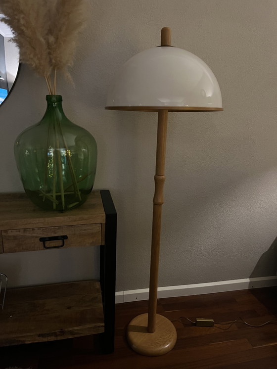 Image 1 of Lampada da terra vintage a forma di fungo con paralume in plastica