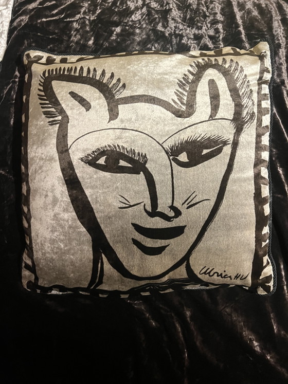 Image 1 of Ulrica Hydman vallien kudde