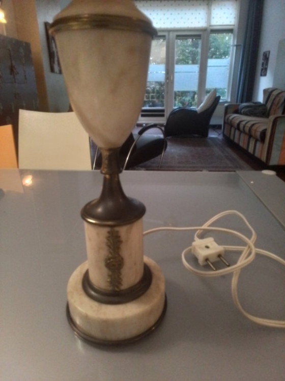Table lamp with marble base and golden shade, Metal, Creme, Klassiek (photo 3 of 5)