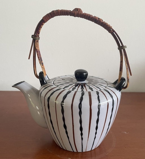 Vintage Japanese single-serve teapot