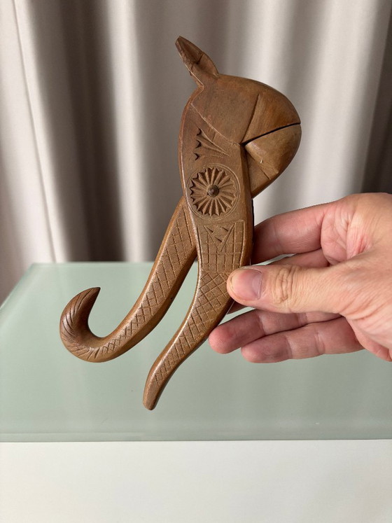 Geschnitzter Eichhörnchen-Nussknacker aus Holz, Küchenzubehör, Braun, Vintage (Foto 2 von 5)