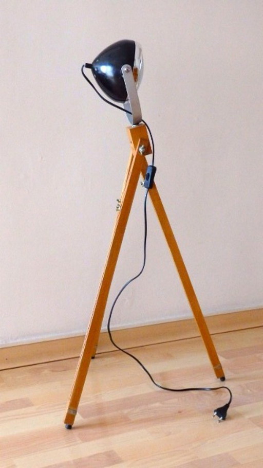 tripod lamp
