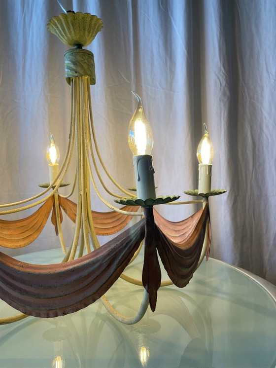 Image 1 of Vintage kroonluchter in romantische stijl met 6 armen, gemaakt van geëmailleerd plaatmetaal, Italië 1950.