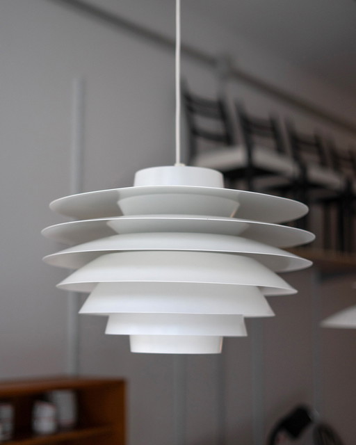 Verona 400 Pendant Lamp in White, Denmark