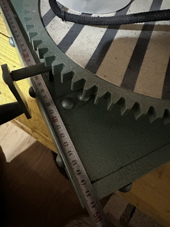 Image 1 of Zeldzame mechanische displaystandaard van Jean Paul Gaultier Parfums – Le Male Classique