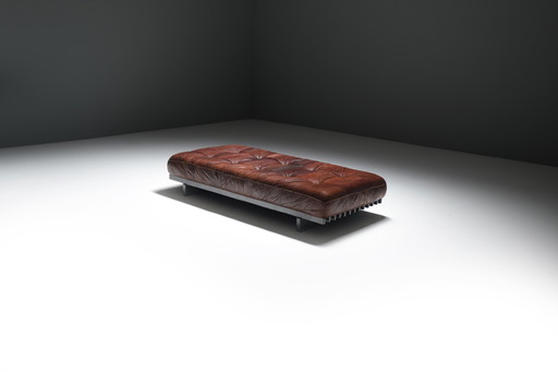 Early Edition Daybed DS-80 with patinated leather by Team De Sede for De Sede Swiss