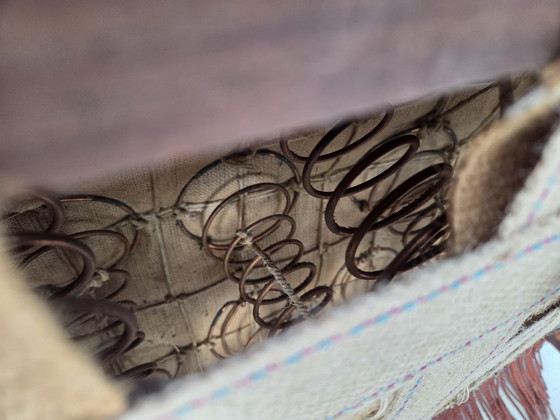 Image 1 of Sofá danés de dos plazas, años 60, terciopelo rojo, patas de madera de fresno.