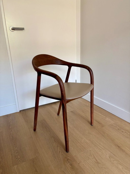 Artisan Neva Europees walnoot en Zenith (zand)