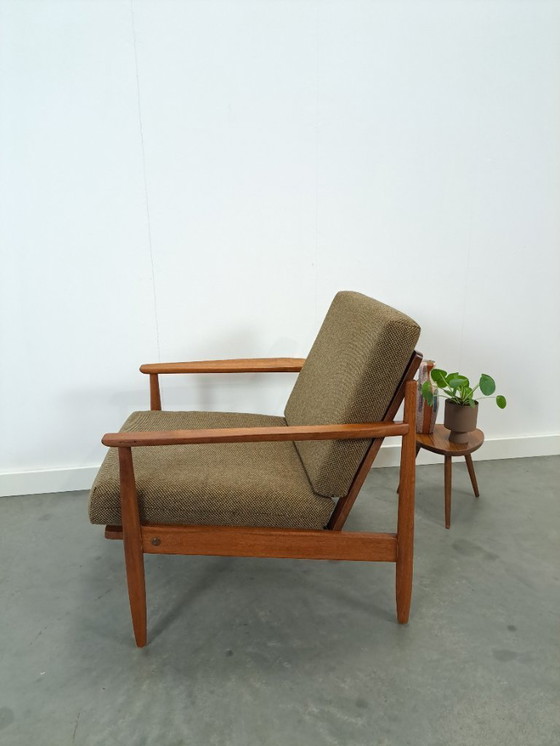 Image 1 of Skandinavischer Sessel aus Teakholz mit braunen Stoffpolstern, Stuhl 1