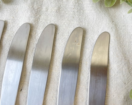 6 Vintage Stainless Steel Knives Made in France – Table accessories (photo 6 of 8)