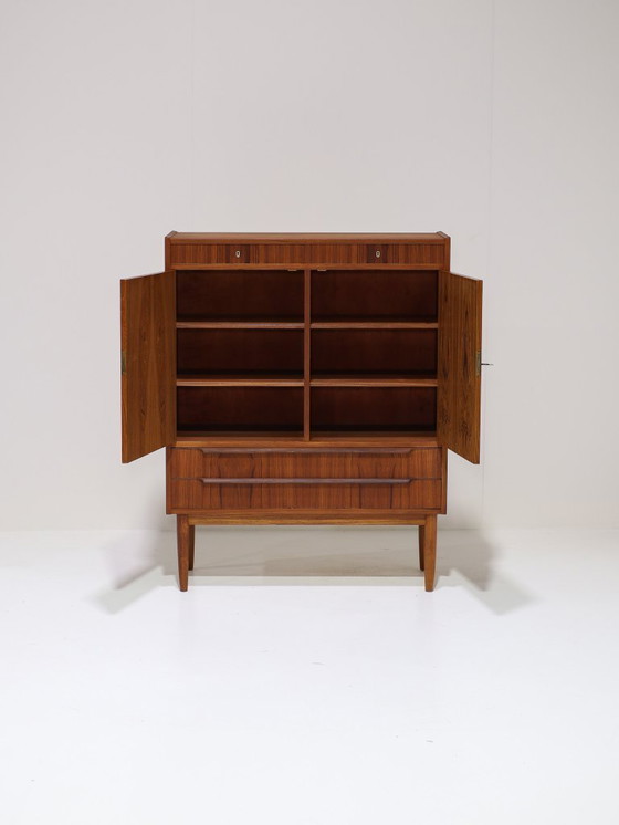 Image 1 of Buffet haut étroit A.P. Møbler, teck vintage danois des années 1960