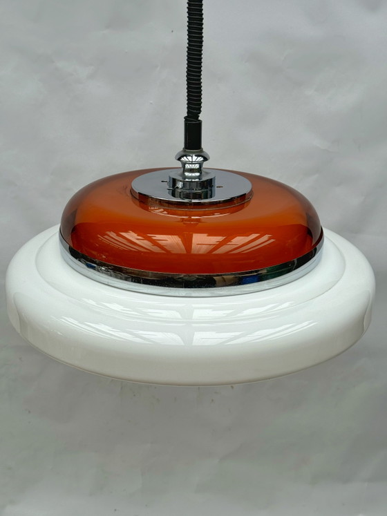 Image 1 of Vintage, imposante hanglamp in oranje en wit, geïnspireerd op het ruimtetijdperk | Verstelbaar Belgisch design, jaren 70