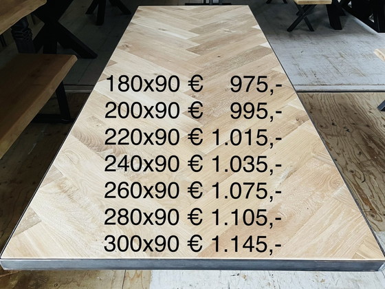 Image 1 of Tavolo da pranzo a spina di pesce in rovere vintage rustico