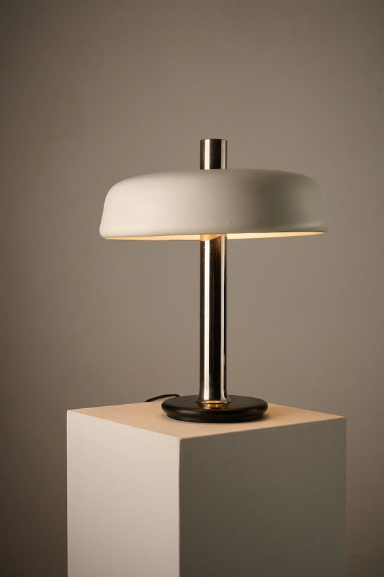 Lámpara de mesa Space Age tipo hongo con tallo cromado, Lámparas de mesa, Metal, Cromo, Blanco (foto 4 de 9)