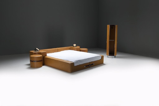  TUCROMA bed and rotating warderobe with mirror by Guido Faleshini - i4 Mariani