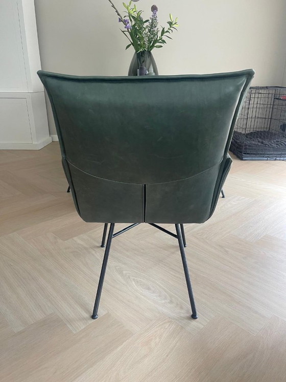 Sedia da pranzo con braccioli, pelle verde scuro, Jess, Sedie da pranzo, Metallo, Modern (foto 2 di 5)