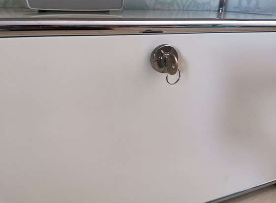 Original USM Haller lowboard/sideboard with flap, white – Metal (photo 5 of 7)