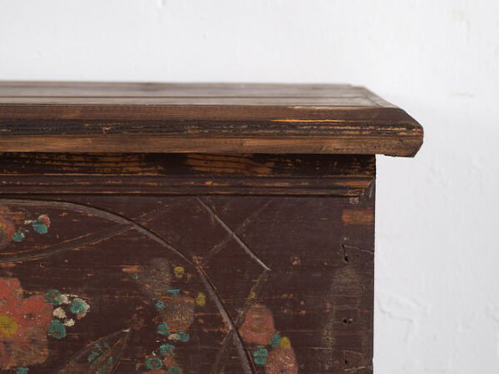 Antique bridal chest with carved vegetal decoration (c.1820) #10 – Chest of drawers (photo 32 of 40)