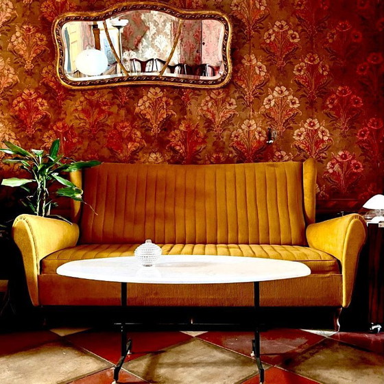 Image 1 of Conjunto de 3 sofás y sillones de terciopelo mostaza de mediados de siglo de ISA Bergamo, Italia.