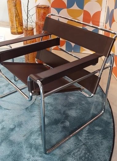 Image 1 of Knoll Wassily B3 2 Fauteuils en cuir marron tabac neufs et inutilisés Par Marcel Breuer