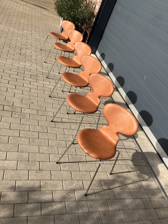 Image 1 of Fritz Hansen Ant (mier) chairs in Cognac leder NIEUWstaat!