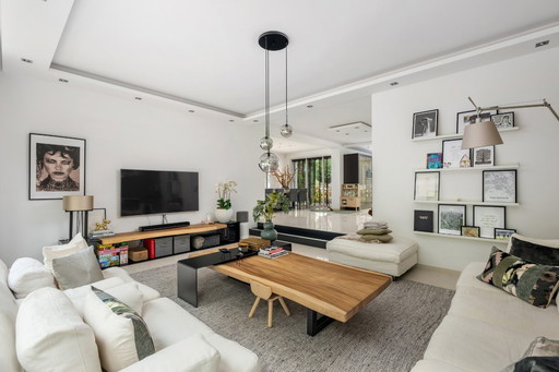 PW Interiors – wunderschöner TV-Schrank aus Holz und Metall