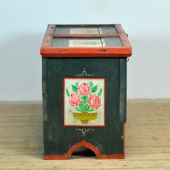 Image 1 of Cofre nupcial de arte popular, fechado en 1795