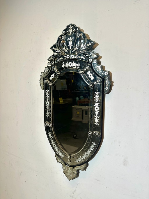 Espejo veneciano grabado con escudo ornamentado de rubí – spiegels, Glass