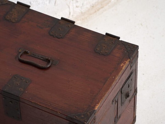 Small antique Japanese kodansu - Meiji / Taishō period (c. ) #35 – Storage cabinet, Metal (photo 12 of 40)