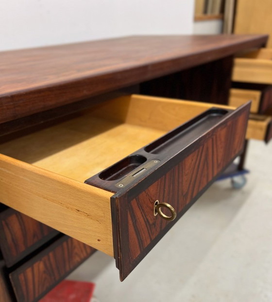 Image 1 of Gunni Omann Model 77 palissanderhouten bureau, jaren 60.