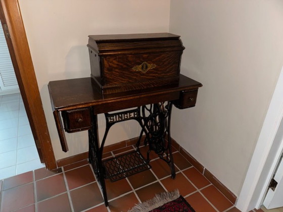 Image 1 of Singer naaimachine