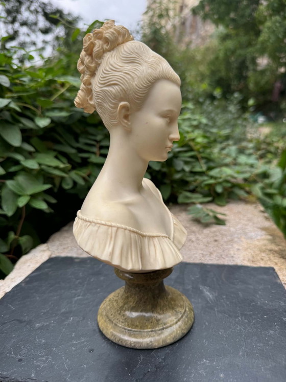Busto in alabastro Manon Lescaut firmato Arnaldo Giannelli – Oggetti decorativi, Pietra (photo 6 of 7)