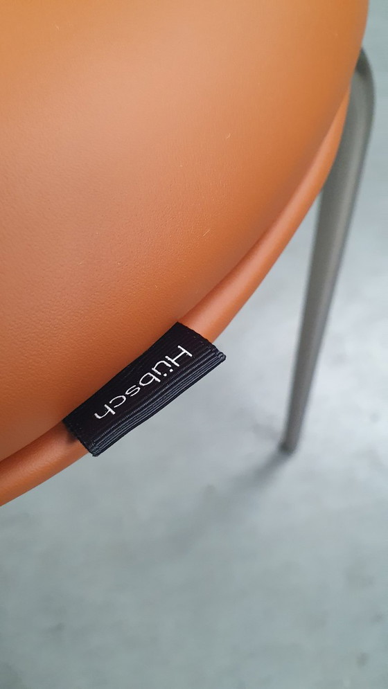 Image 1 of 2 taburetes apilables de bar Hübsch Design en color coñac/níquel marrón