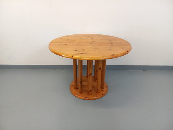 Image 1 of Table à manger ronde scandinave vintage style Rainer Daumiller en pin des années 60 70 avec rallonge
