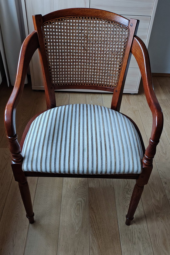 Image 1 of 6 klassieke eetkamerstoelen met leuning