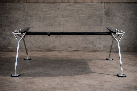 Image 1 of Table design Tecno Nomos – design Norman Foster