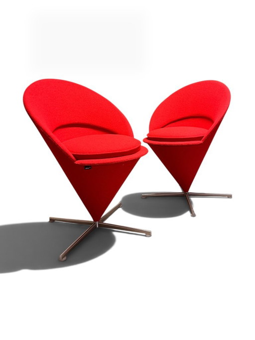 Paire fauteuils Cone Chair Verner Panton pour Vitra, tissu rouge