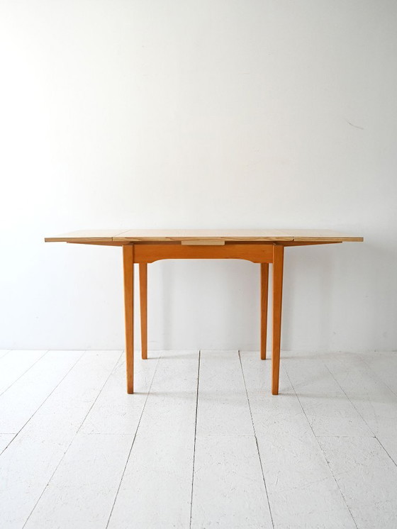 Image 1 of Table vintage suédoise des années 1960 en formica à effet de pin