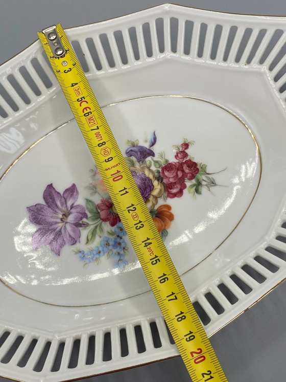 Antiker durchbrochener Porzellanteller mit floralem Dekor – Dekorative Objekte, Porcelain (photo 7 of 8)