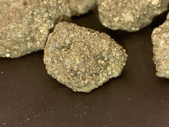 Image 1 of Set di 1 chilo di pirite grezza color oro degli stolti per decorazione
Caccia al tesoro ed esoterismo