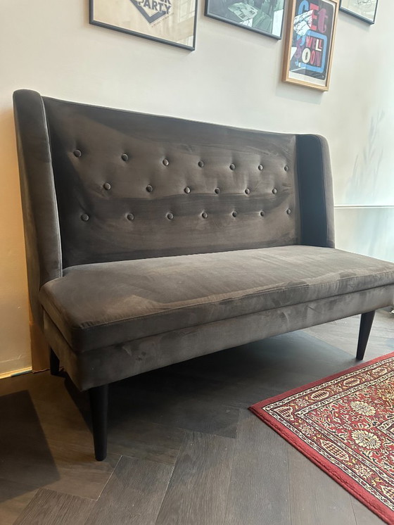 Image 1 of Hochlehnendes Samtsofa