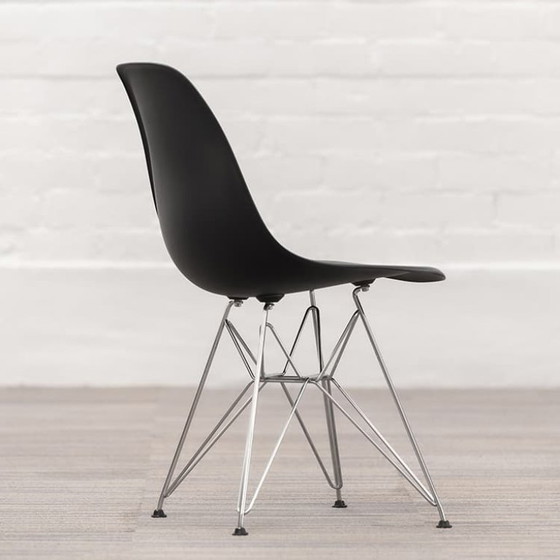 Image 1 of Silla Vitra Eames Plastic Chair Dsr Club