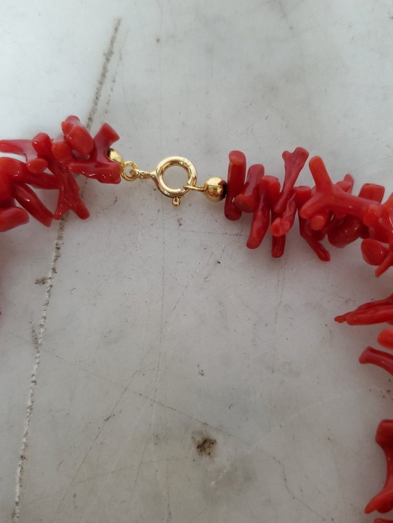 Image 1 of Bijoux - Collier en corail rouge sang foncé frangé. (ref 4043)