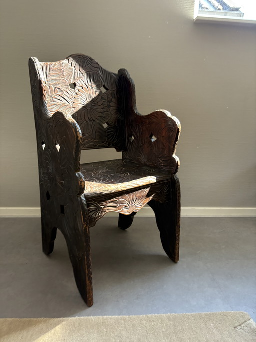 Chaise japonaise vintage en bois sculptée à la main Liberty London