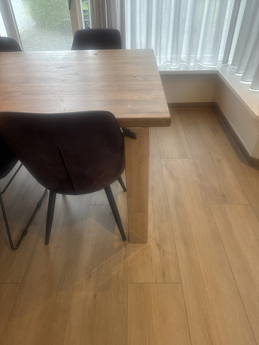 Eettafel hout met aluminium poten 100 x 120
