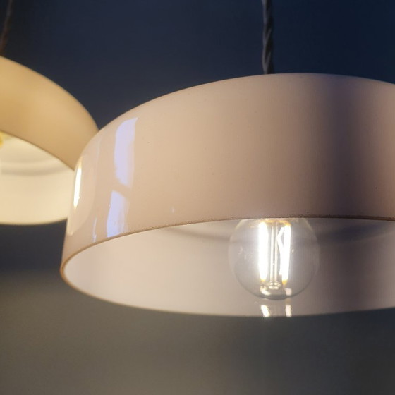 Image 1 of Ensemble (2) lampes suspendues Art Déco vintage en verre opalin rose pastel.