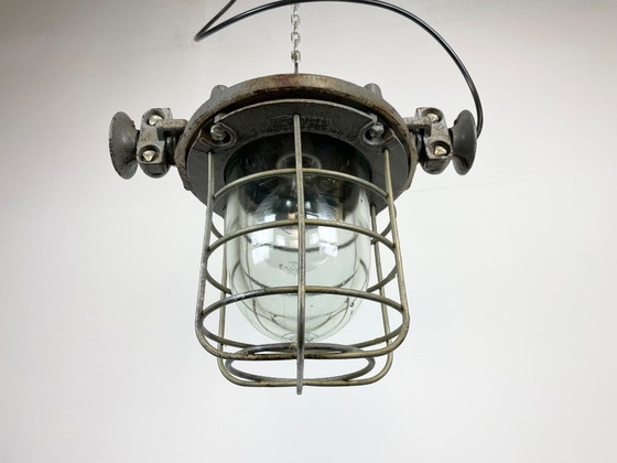 Image 1 of Suspension industrielle en fonte, années 1960