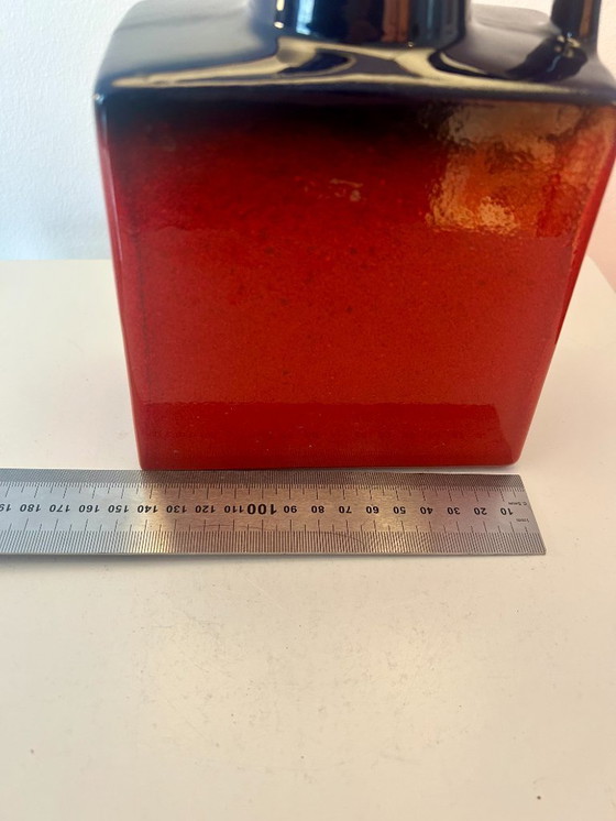 Image 1 of Een lamp in de vorm van een gerecyclede vaas, gemaakt van een zeldzame WGP-vaas van Walter Brecht.