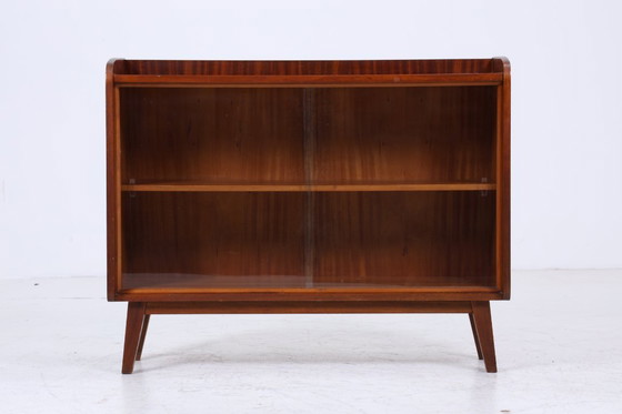 Image 1 of Cassettiera vintage con ante in vetro anni '60 | Armadio da corridoio di metà secolo | Legno retrò anni '70 #06-14