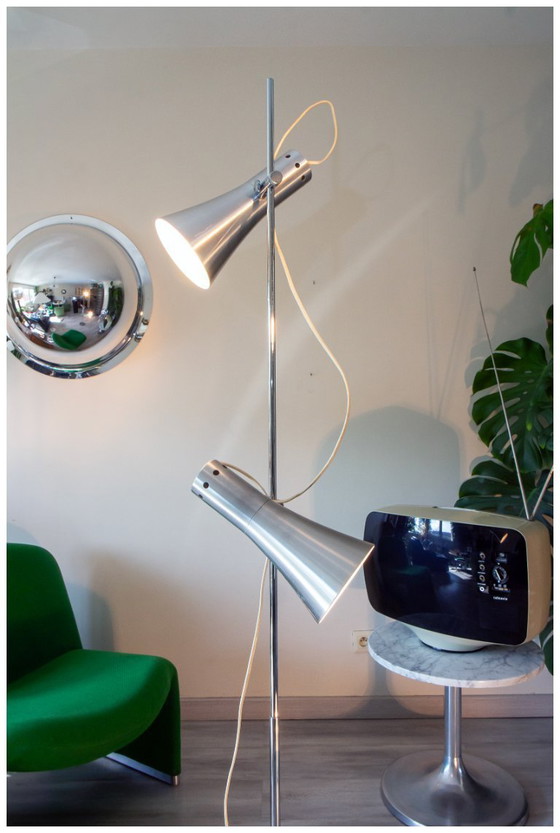 Image 1 of Staande lamp uit de jaren 70, Italië, chroom en aluminium.